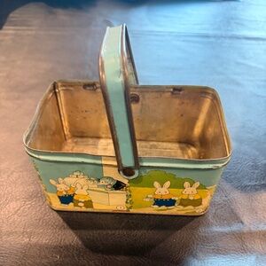 Vintage Beatrix PoPotter Peter Rabbit Tin Basket by Tinder